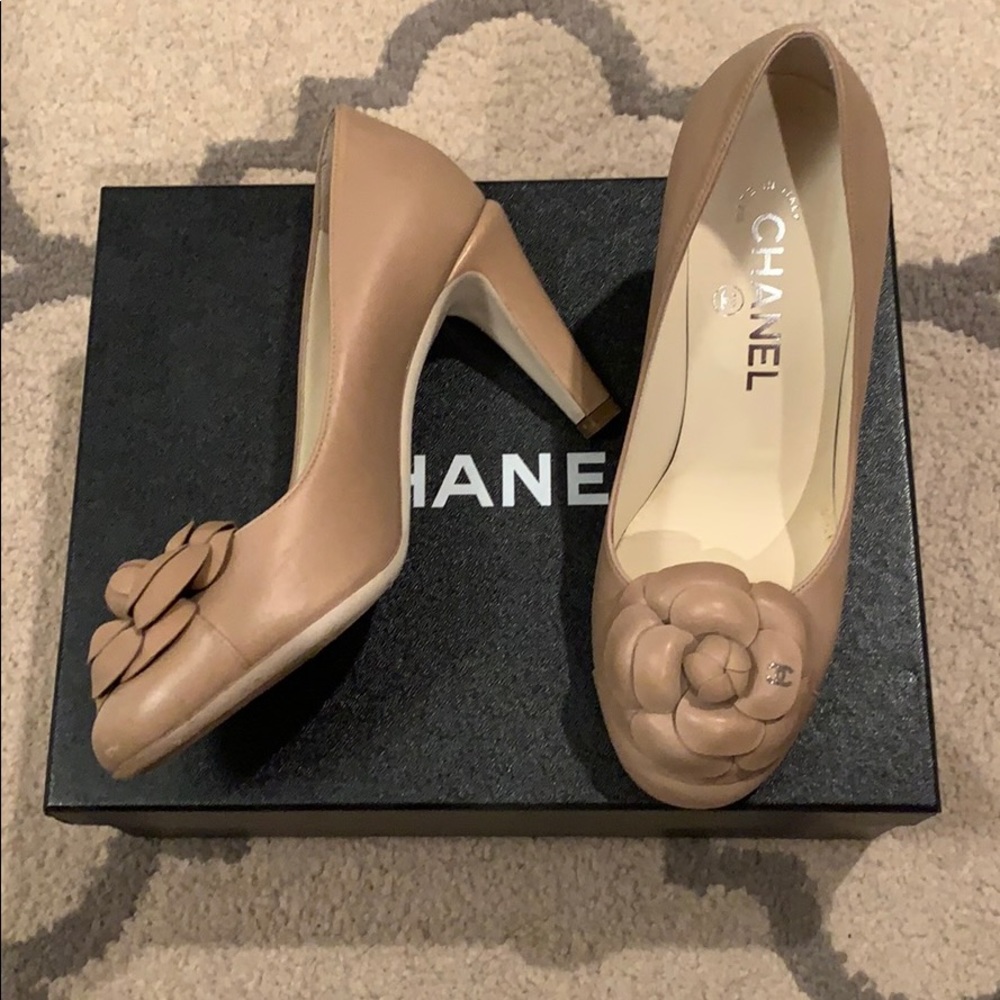 Chanel Pumps